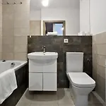 1-bed Klobucka P&o Serviced *